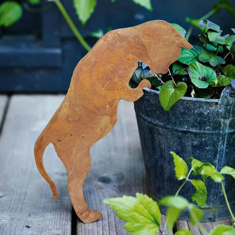 1pc Rustic Rusty Metal Cat Garden Statue | Classic Outdoor Yard Decor | Durable Freestanding Lawn Ornament | Earth-Tone Finish
